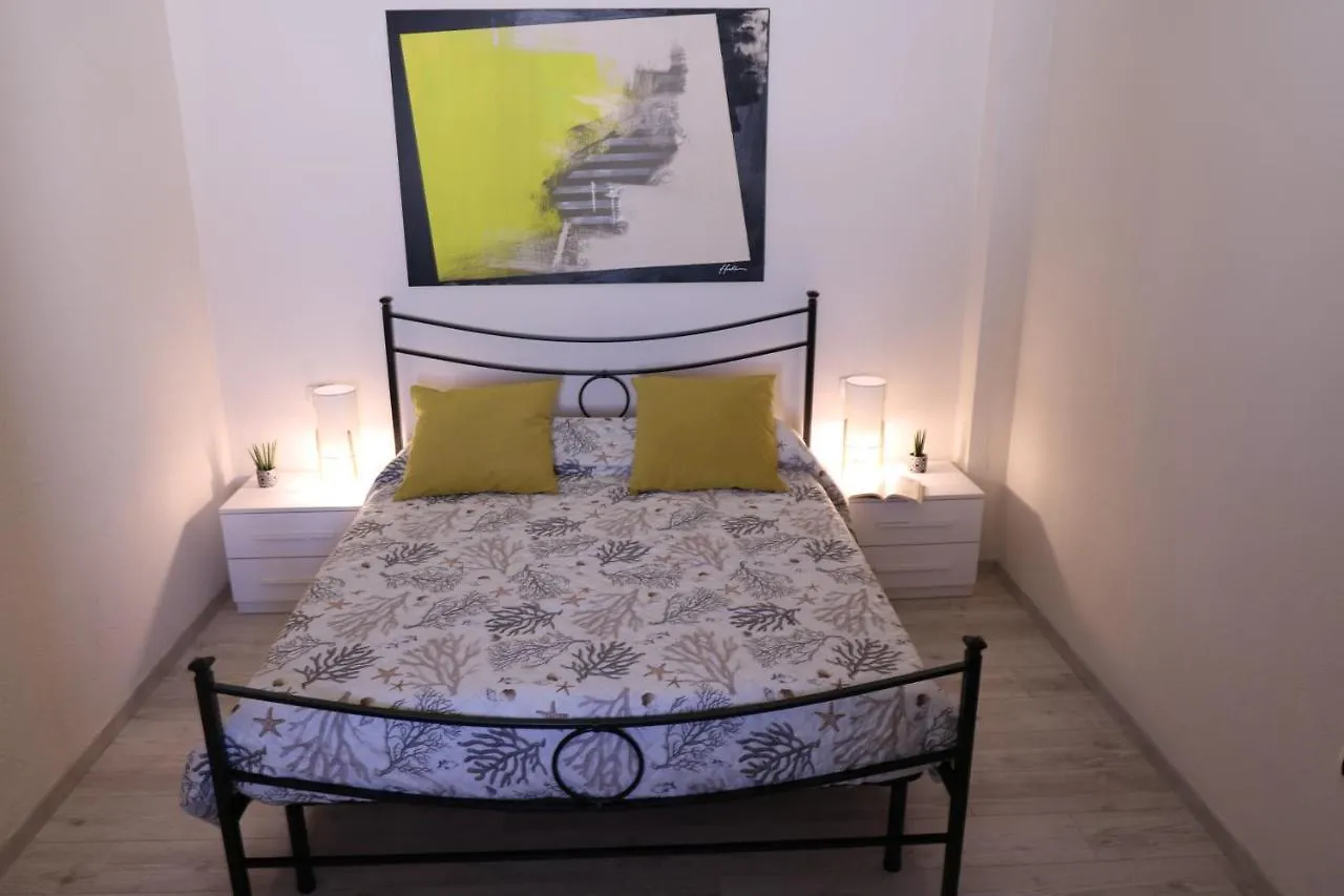 Lägenhet B Holidays Casa Vacanze Càbras Italien