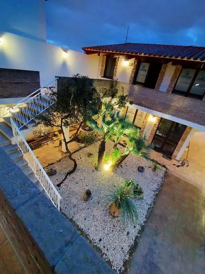 B Holidays Casa Vacanze Càbras 0*,  Italien