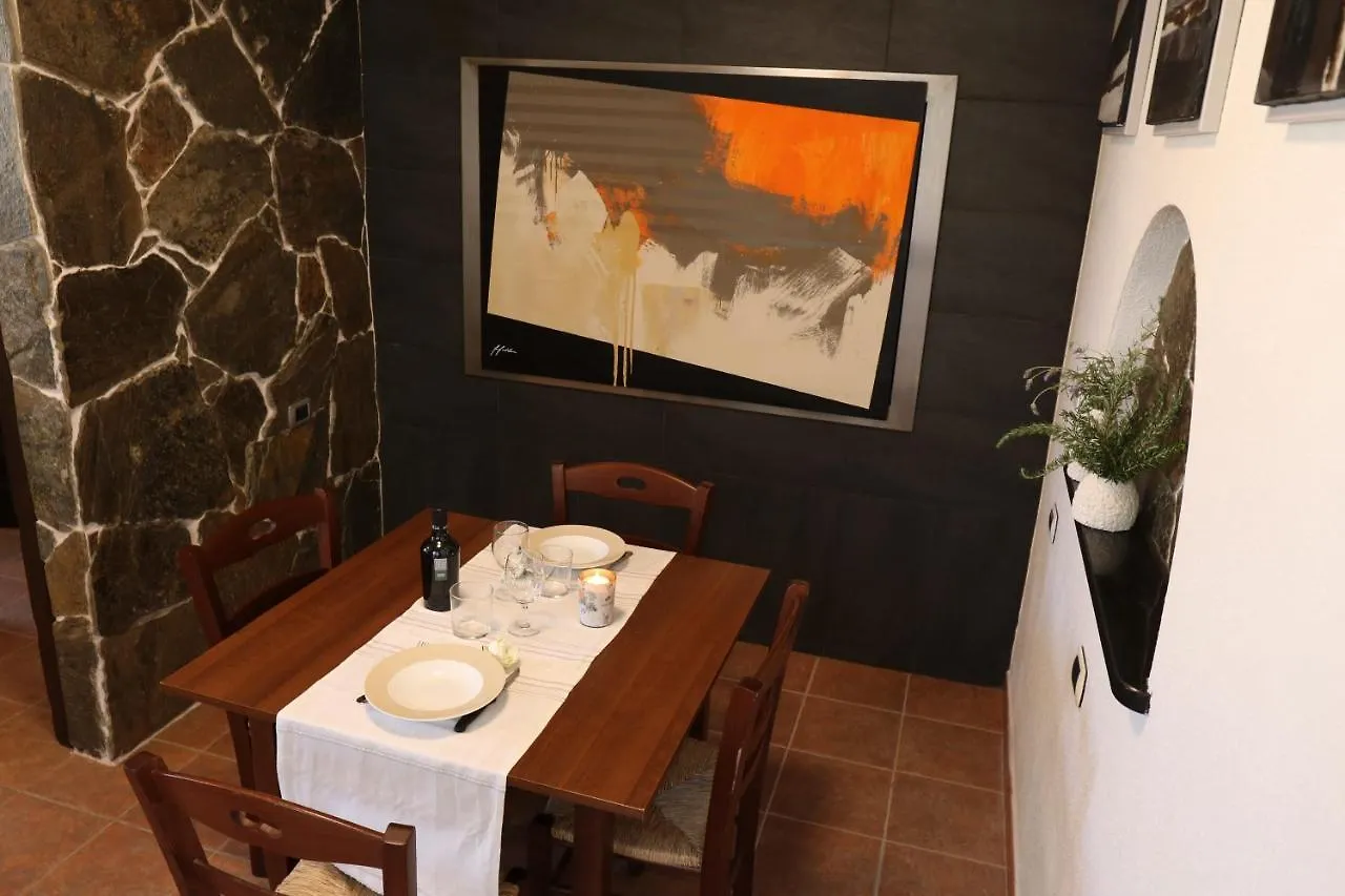 B Holidays Casa Vacanze Càbras 0*,  Italien