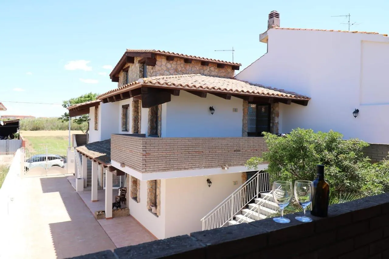 B Holidays Casa Vacanze Càbras 0*,  Italien
